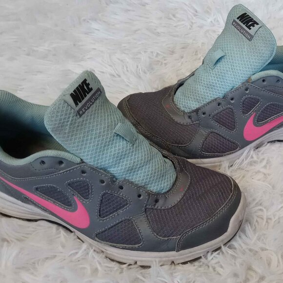 Nike Revolution Size 7 - Picture 2 of 11